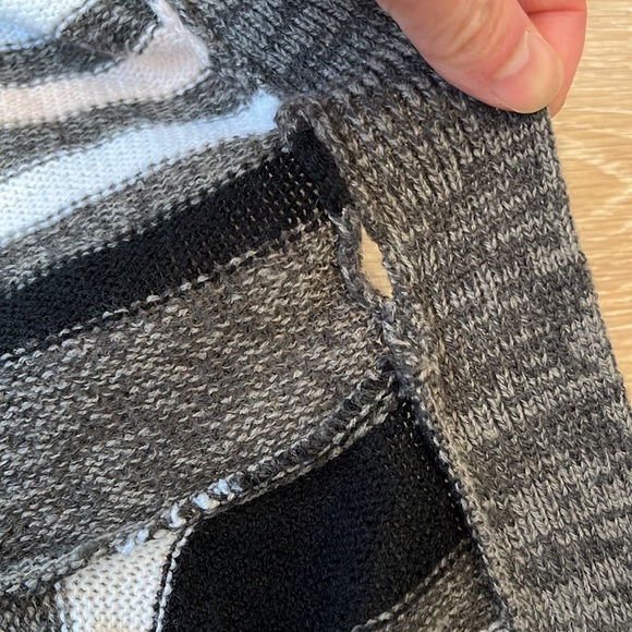 Evelyn Taylor Striped Sweater - Medium - Picture 6 of 7